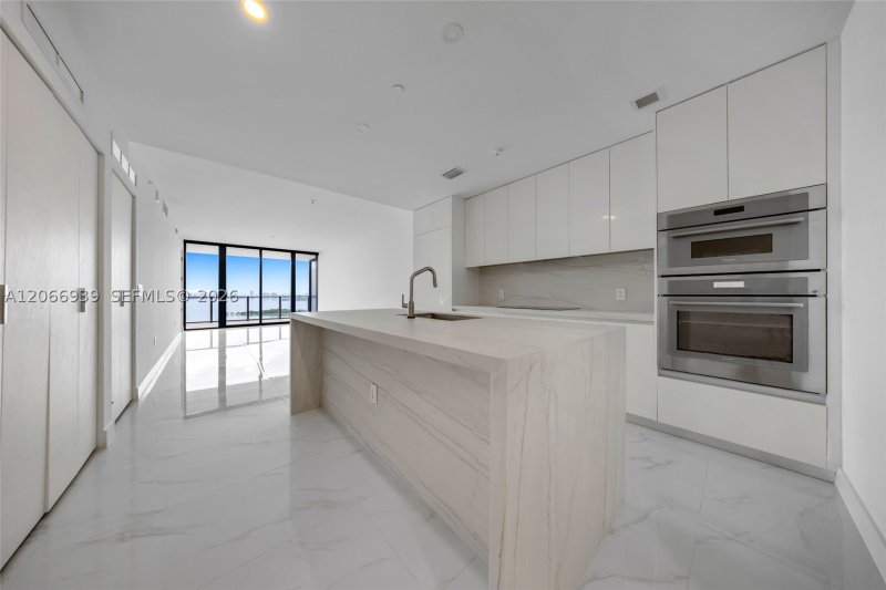 Alquiler de apartamento en Aria Reserve Miami 1706