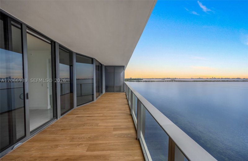 Aria Reserve Miami Apt #1706