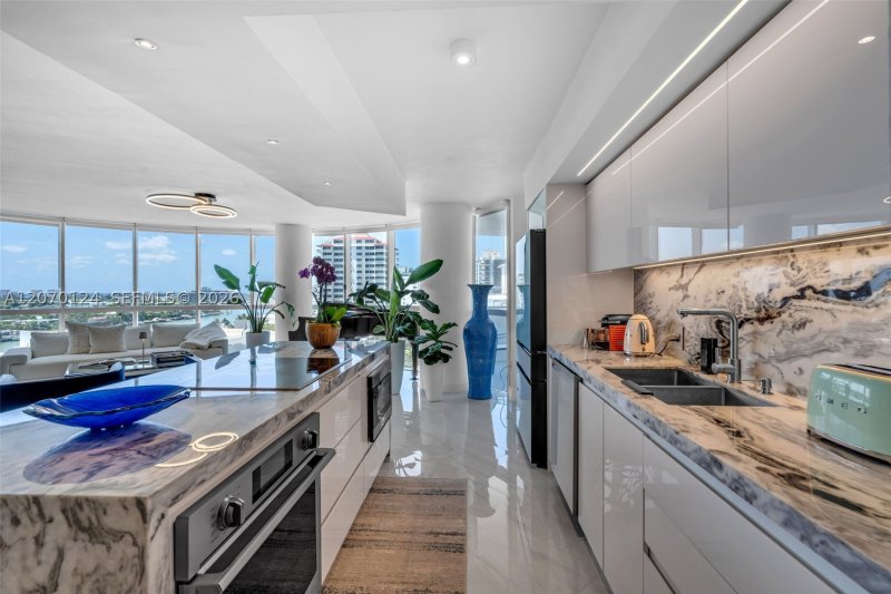 Condo for sale at La Gorce Palace 1207