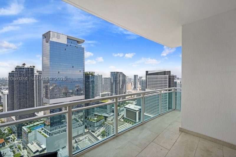 Comprar apartamento no The Plaza Tower I 4600