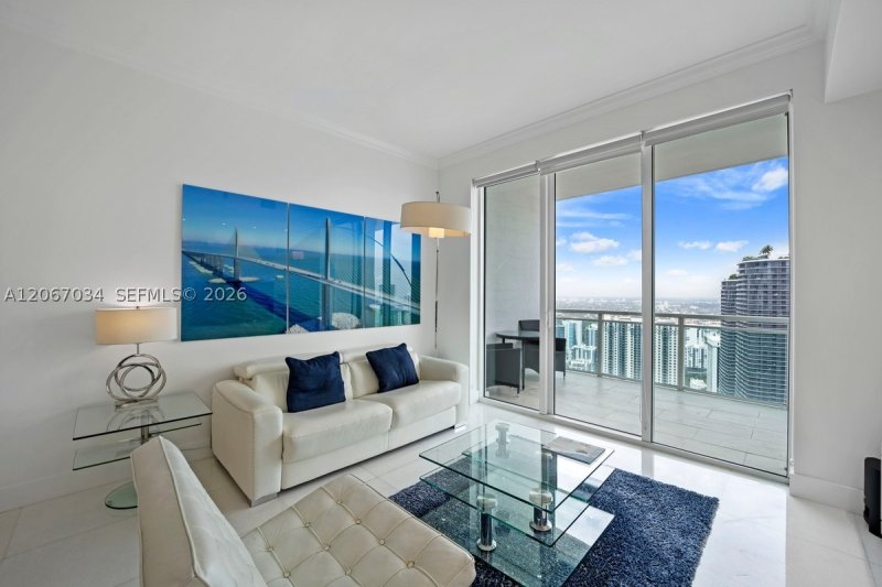 Comprar apartamento no The Plaza Tower I 4600