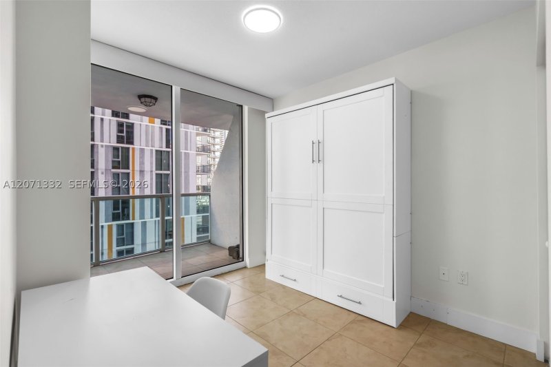 Aluguel de apartamento no Brickell on the River South 908