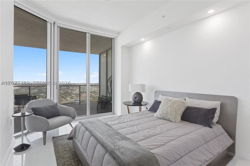 Comprar apartamento no Paramount Miami WorldCenter 4106