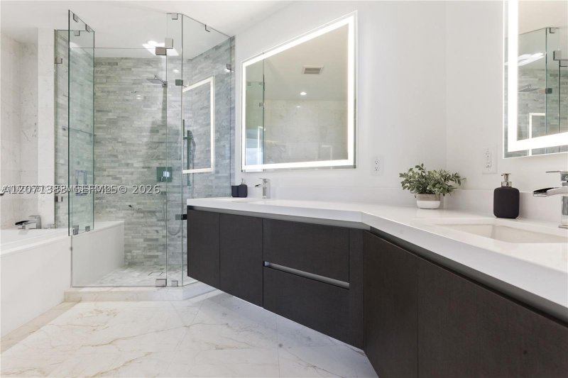 Comprar apartamento no Paramount Miami WorldCenter 4106