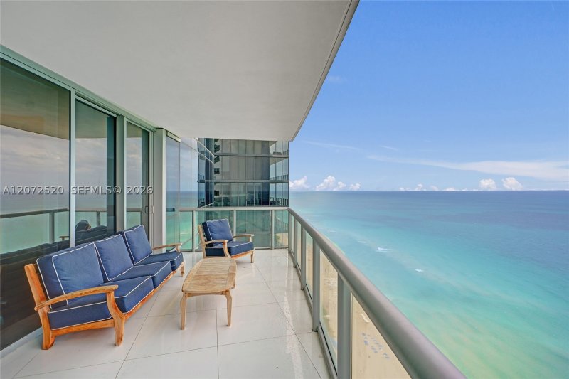 Comprar apartamento no Jade Ocean 3206