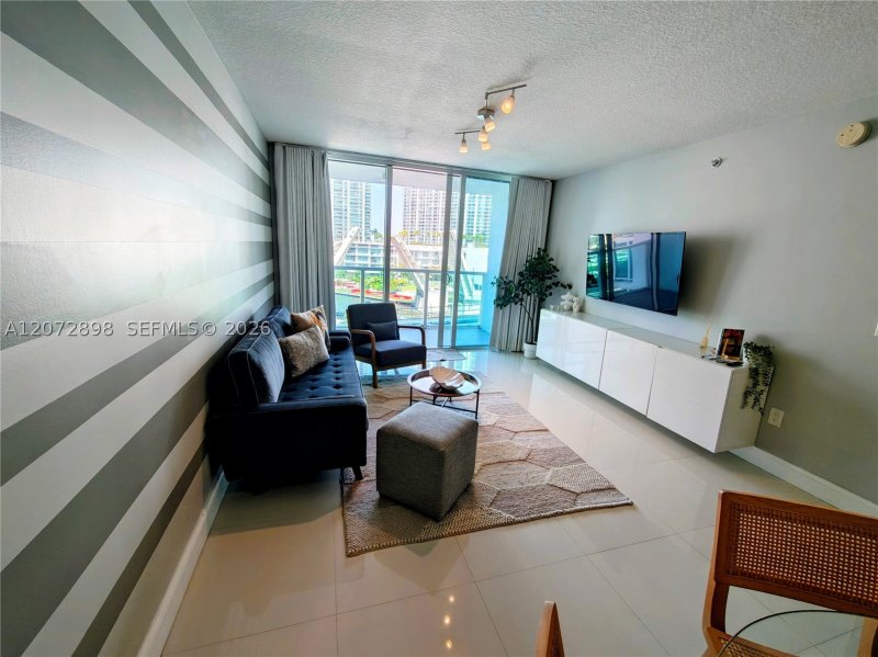 Alquiler de apartamento en Brickell on the River North 909