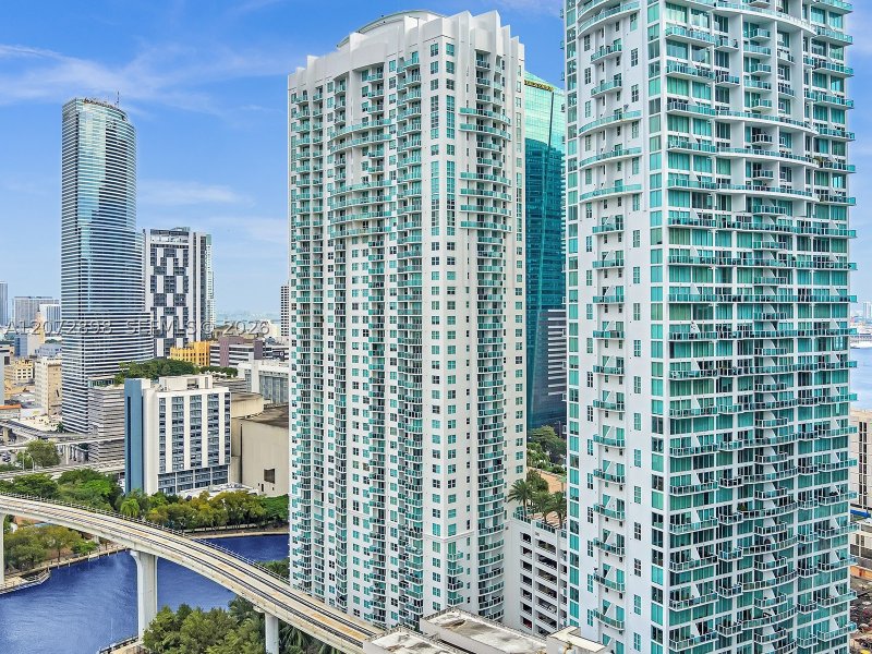 Brickell on the River North Apt #909