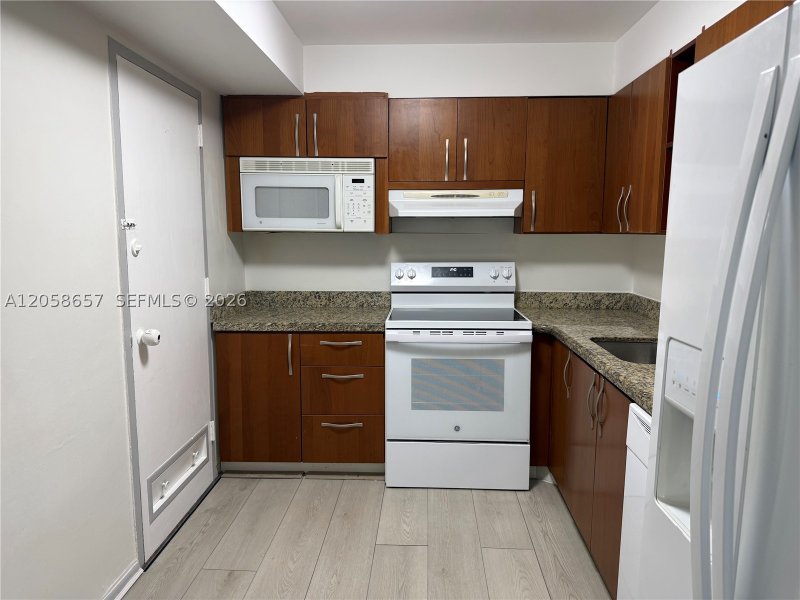 Comprar apartamento no Coastal Towers 311