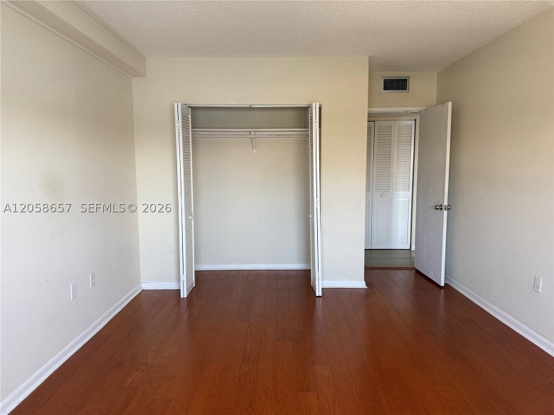 Comprar apartamento no Coastal Towers 311