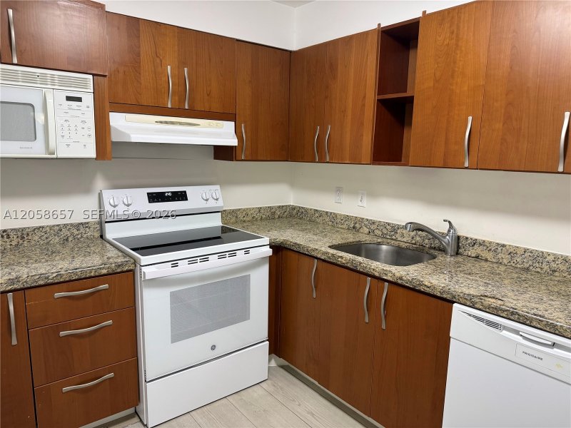 Comprar apartamento no Coastal Towers 311