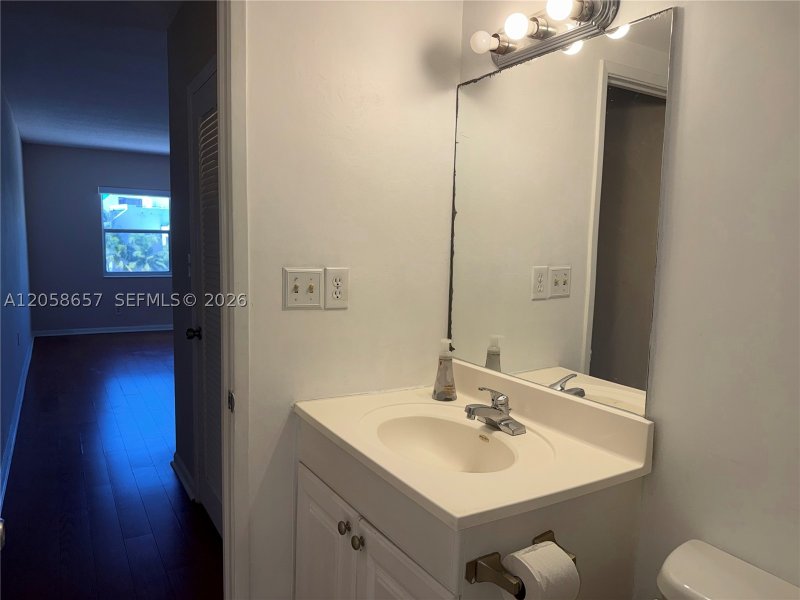 Comprar apartamento no Coastal Towers 311
