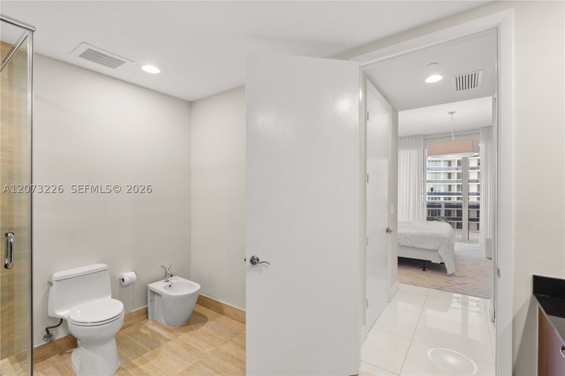 Aluguel de apartamento no Trump Tower Three 1702