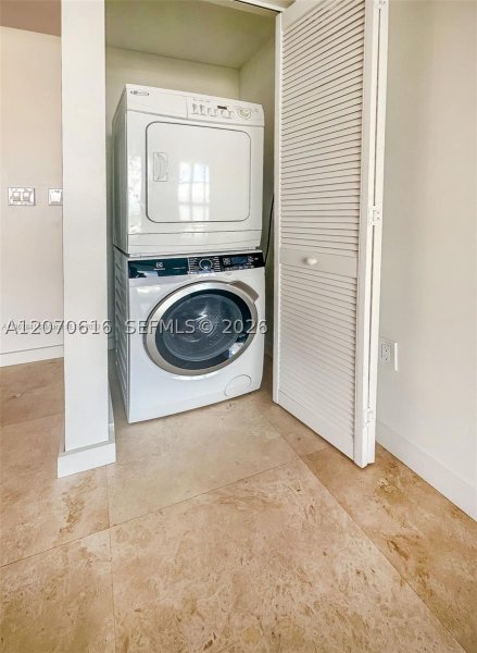 Condo for sale at Midtown Miami 2 M-0904