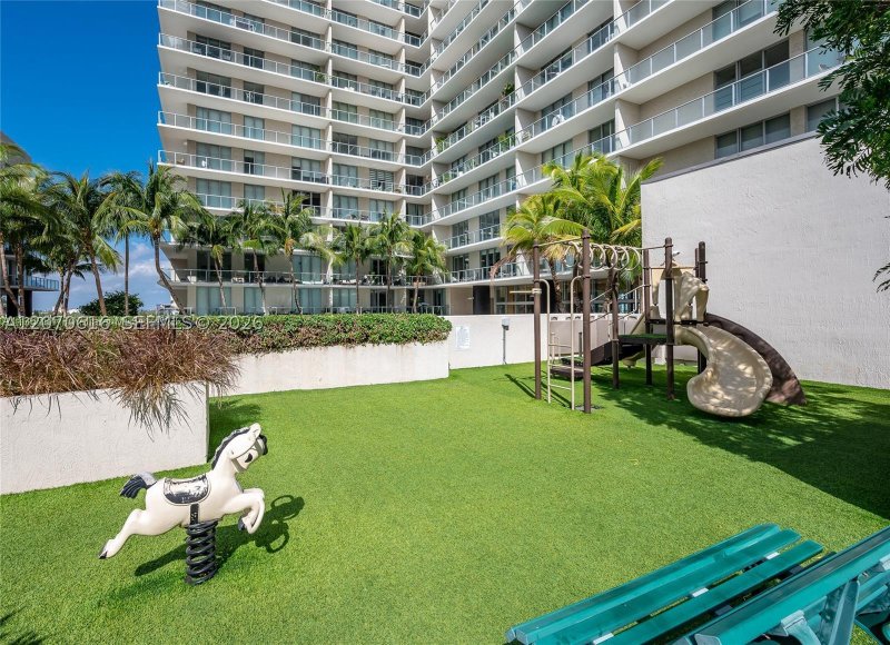 Condo for sale at Midtown Miami 2 M-0904