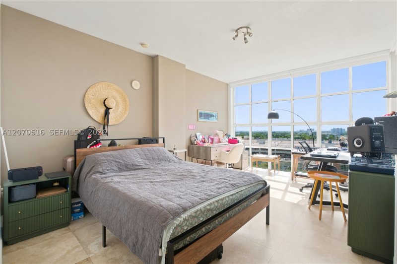 Condo for sale at Midtown Miami 2 M-0904