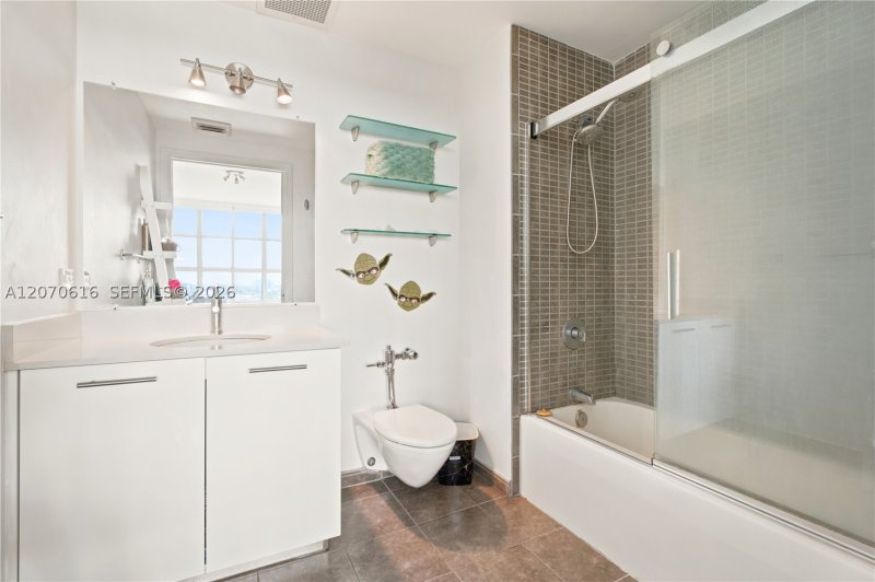 Condo for sale at Midtown Miami 2 M-0904