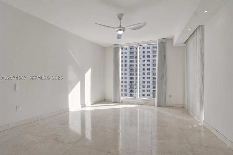 Alquiler de apartamento en Carbonell 2302