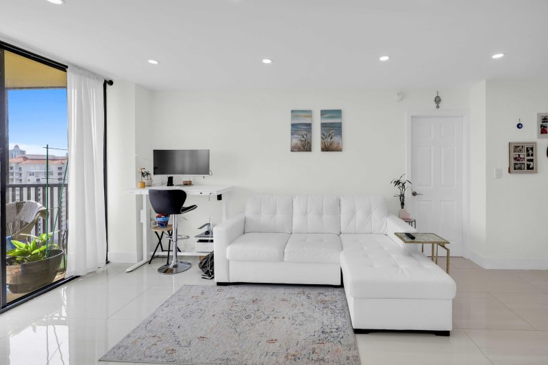 Comprar apartamento no Coronado I 2107