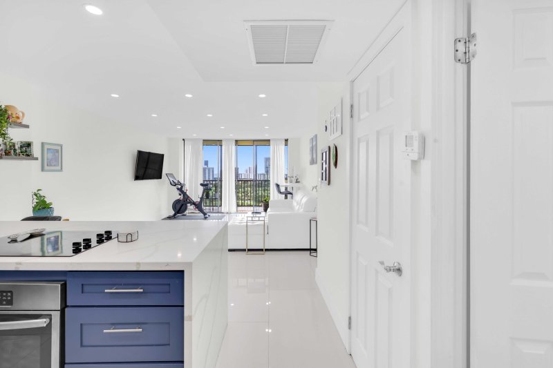 Comprar apartamento no Coronado I 2107