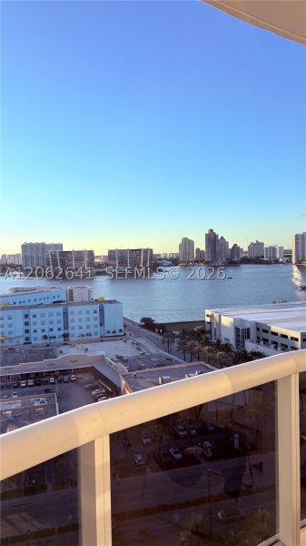 Apartment for rent at Trump Royale 1801A