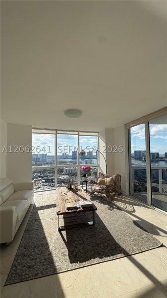 Apartment for rent at Trump Royale 1801A