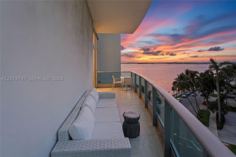 Condo for sale at Jade Brickell 611