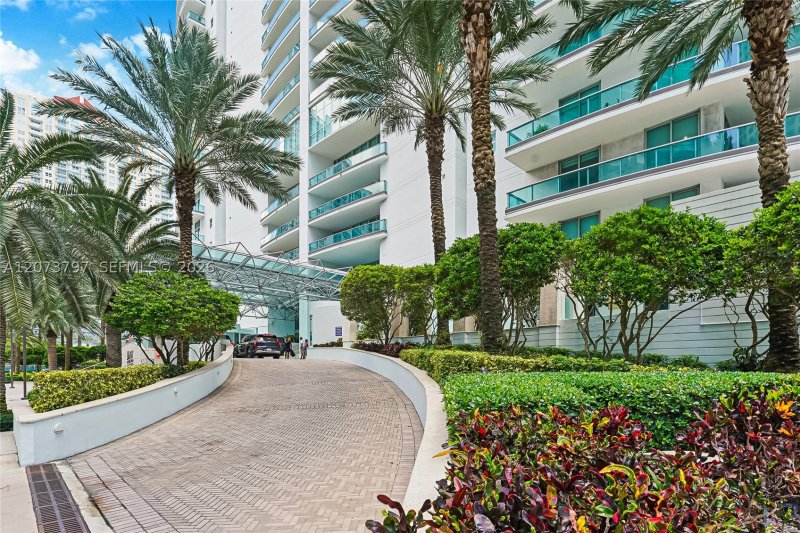Condo for sale at Jade Brickell 611