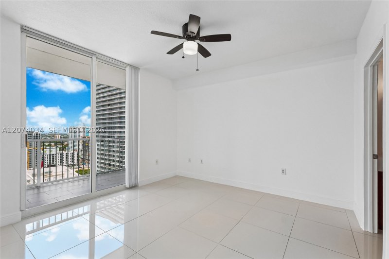 Apartment for rent at Vue at Brickell 2109