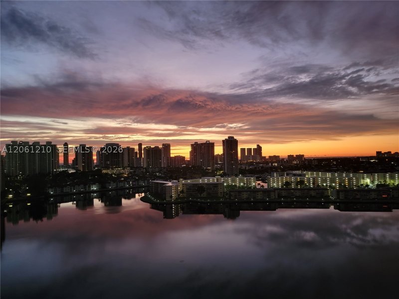 Comprar apartamento no Del Prado Aventura 1805