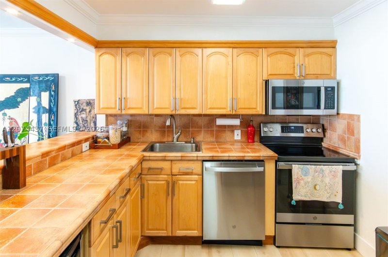 Apartment for rent at Arlen Beach 605