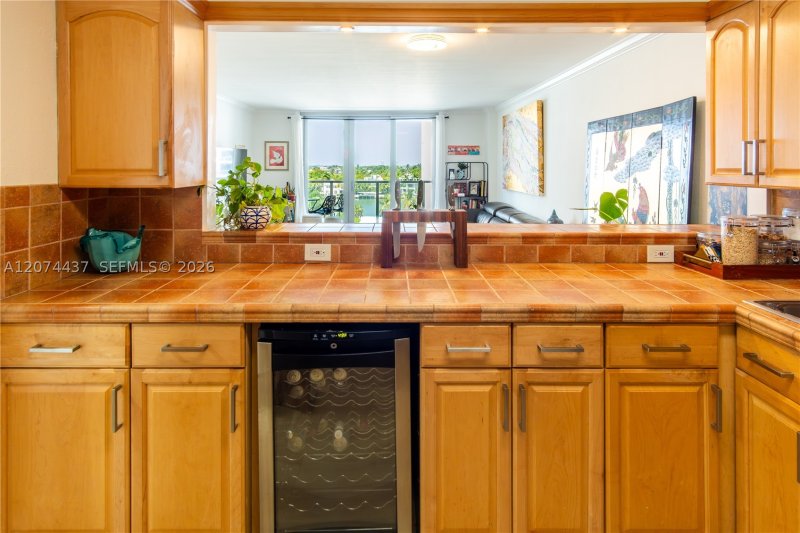 Apartment for rent at Arlen Beach 605