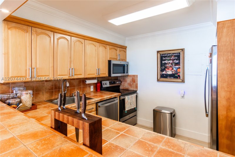 Apartment for rent at Arlen Beach 605