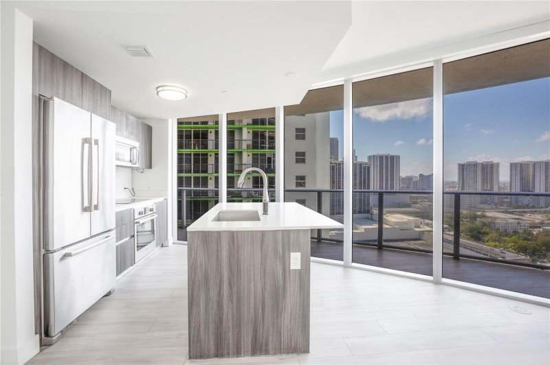 Aluguel de apartamento no Aria on The Bay 2200