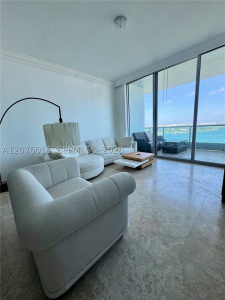 Alquiler de apartamento en 900 Biscayne 2604