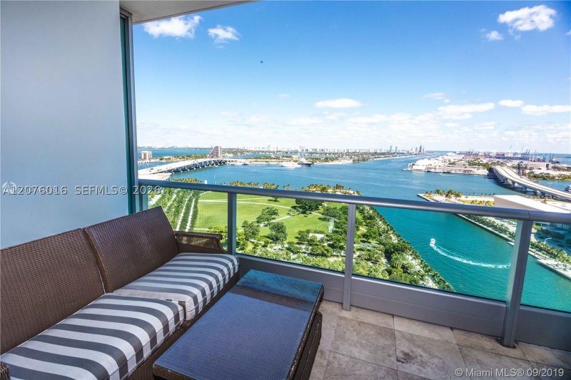 Alquiler de apartamento en 900 Biscayne 2604