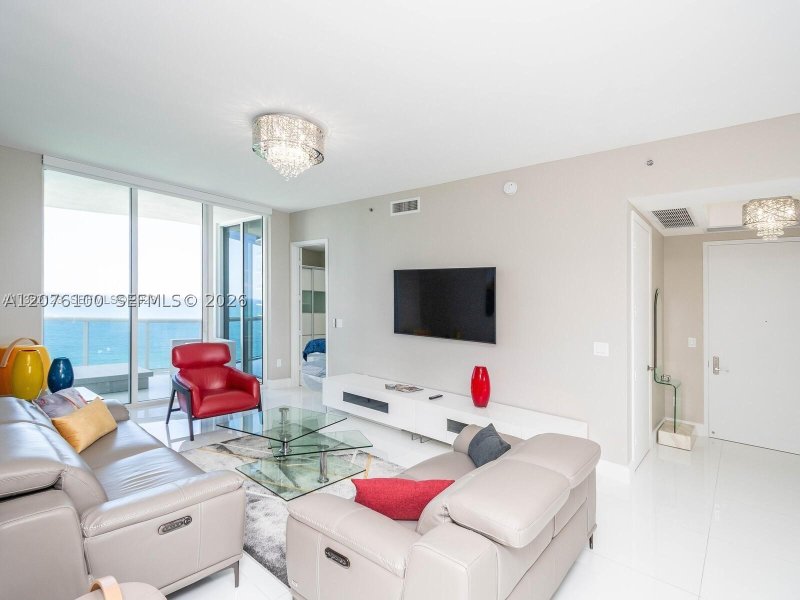 Comprar apartamento en Trump Tower Two 2504