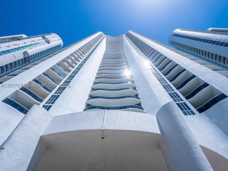 Comprar apartamento en Trump Tower Two 2504