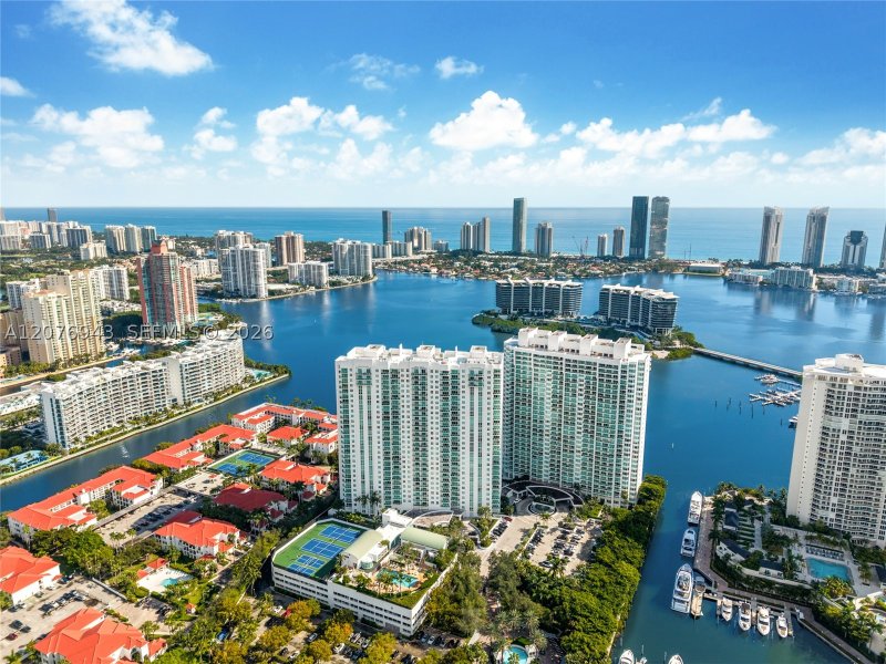 Comprar apartamento en Peninsula II 1607