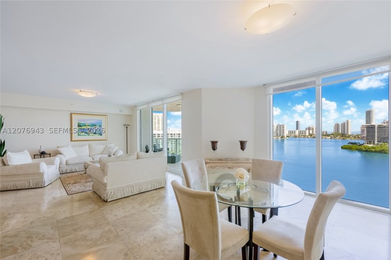 Peninsula II Apt #1607