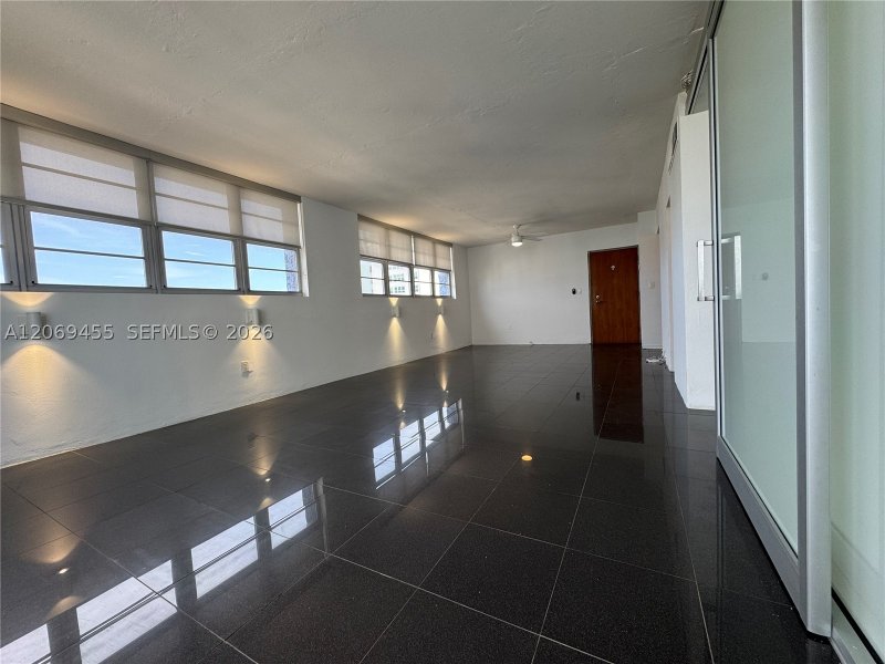 Aluguel de apartamento no South Bay Club 734