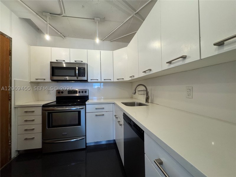 Aluguel de apartamento no South Bay Club 734