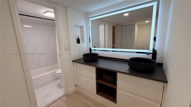 Condo for sale at Arlen House 431