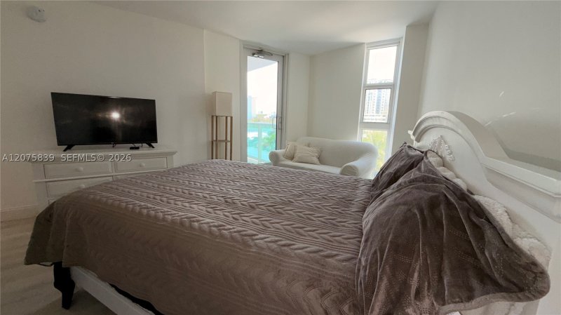 Condo for sale at Arlen House 431