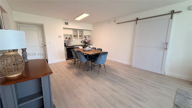 Condo for sale at Arlen House 431