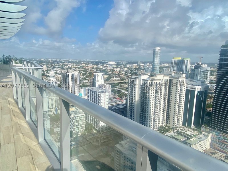 1100 Millecento Apt #811
