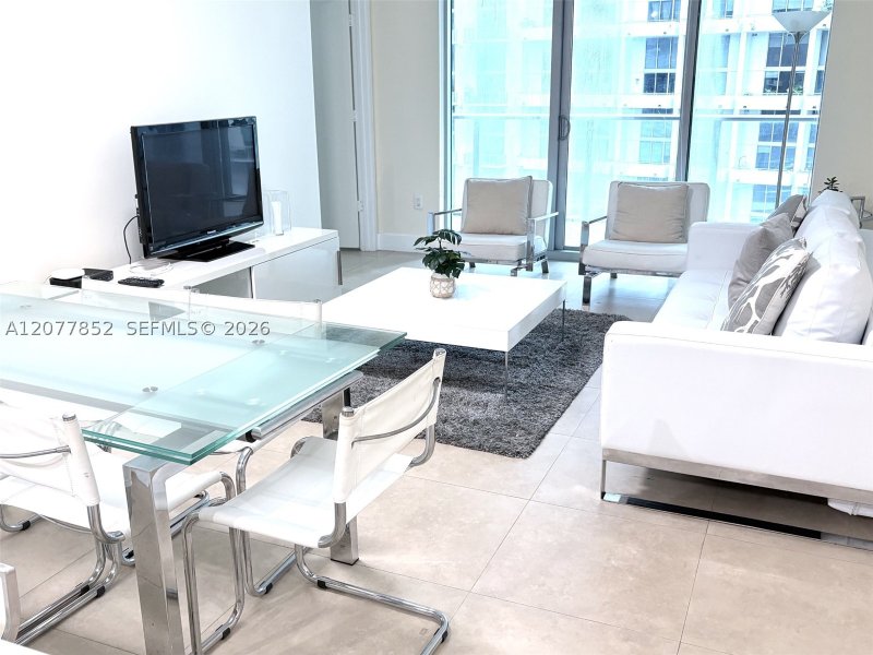 Aluguel de apartamento no 1100 Millecento 811