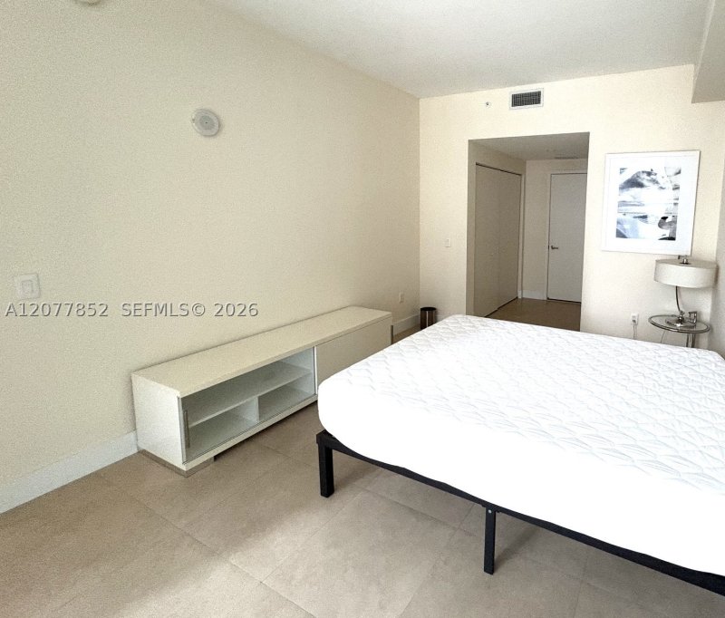 Aluguel de apartamento no 1100 Millecento 811