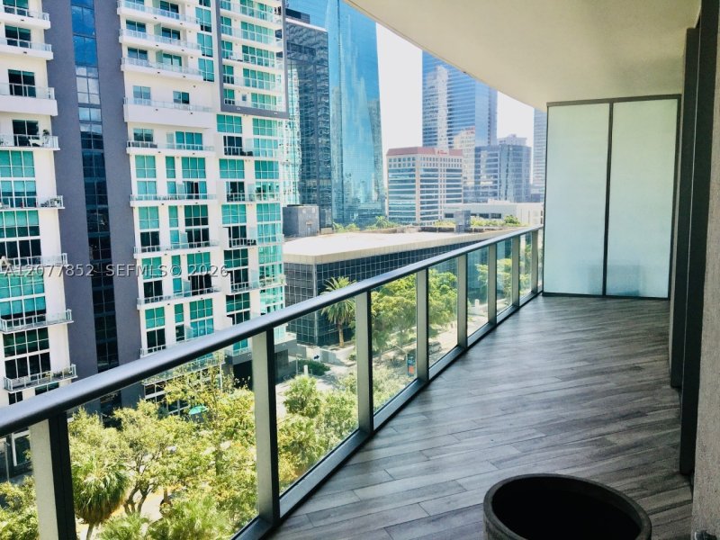 Aluguel de apartamento no 1100 Millecento 811