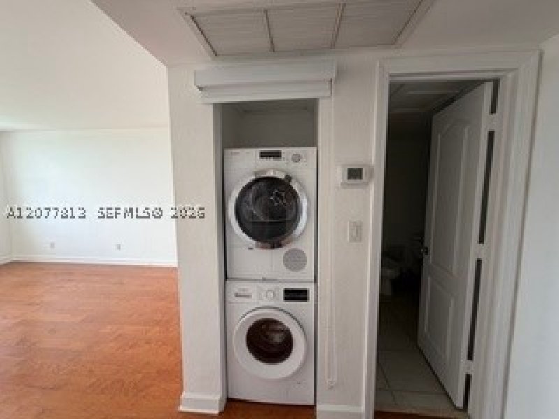 Alquiler de apartamento en 5600 Collins 15J
