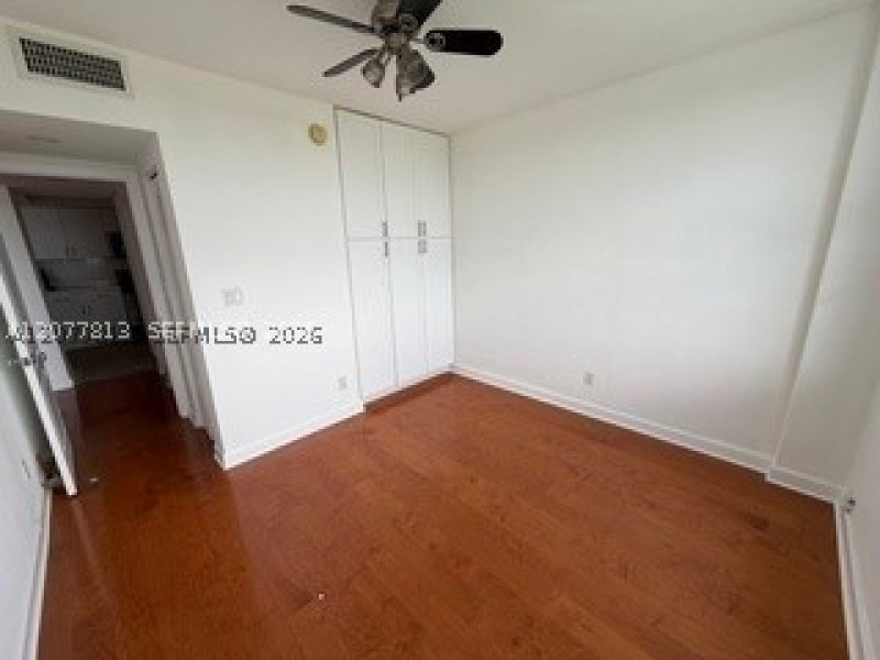Alquiler de apartamento en 5600 Collins 15J